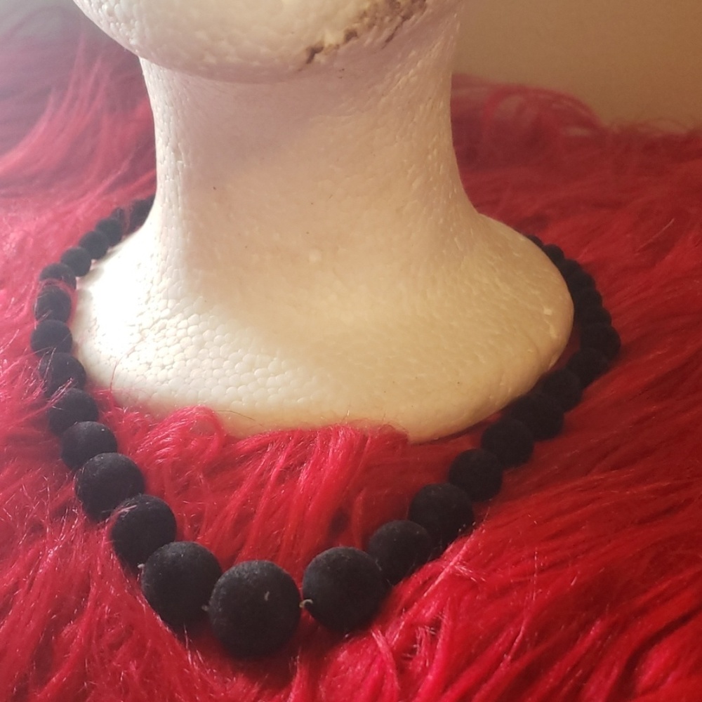 Black ball necklace